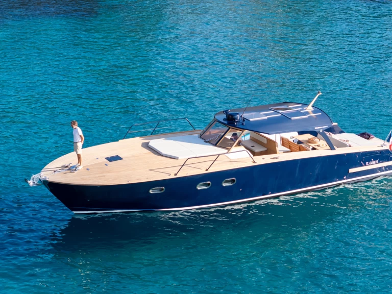 Yacht charter Port de Cavalaire-sur-Mer - Dubourdieu Picnic Cabin 52XL on SamBoat