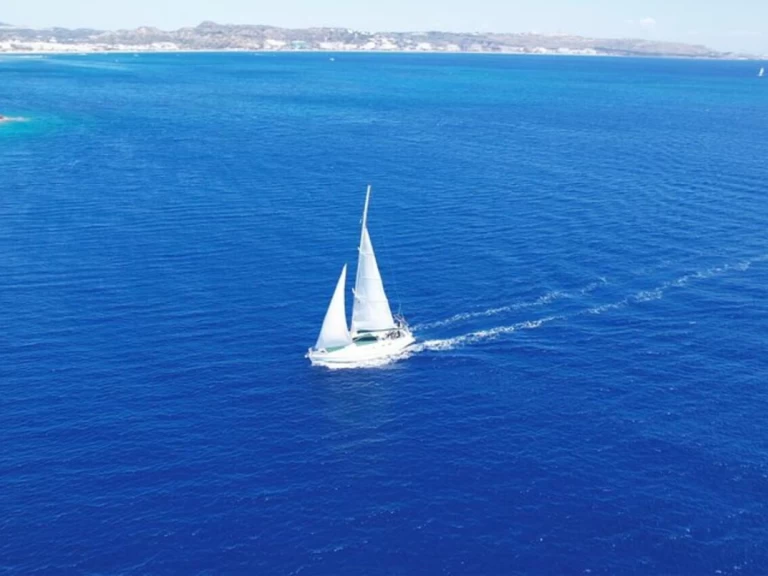 Charter a Bénéteau First 45 F5 - 4 cab. in Rhodes (City) on Samboat