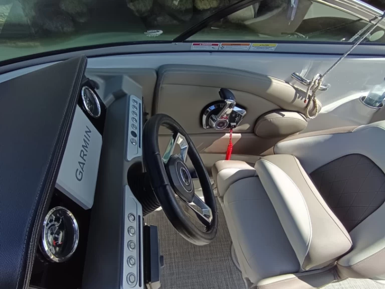 Hire a Crownline E255 Dénia