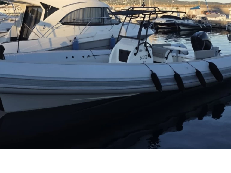 Charter a Sea Water Sea Water Phantom 280 in Port de Cavalaire-sur-Mer on Samboat