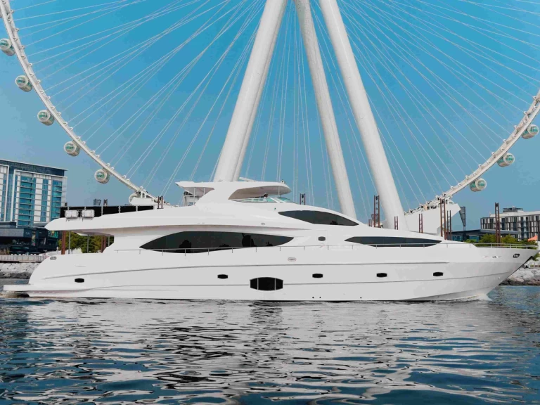 Luxury Yacht to hire Dubai Marina at the best price