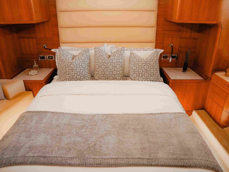 Hire Luxury Yacht with or without skipper Majesty Yachts Dubai Marina