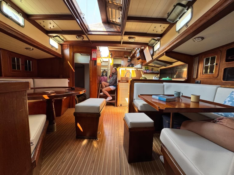 Sailboat to hire Road Town at the best price