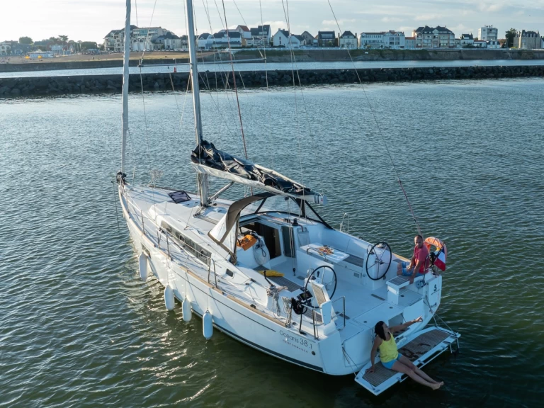 Hire Sailboat Bénéteau with a boat licence