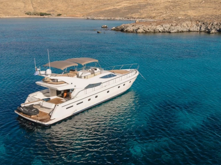 Hire Luxury Yacht with or without skipper Ferretti Mykonos (City)