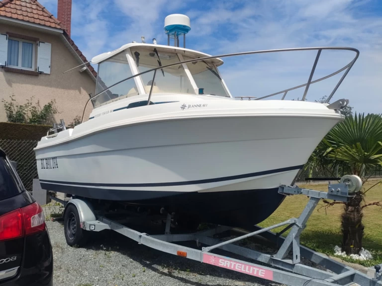 Jeanneau Merry Fisher 580 HB charter bareboat or skippered in  France