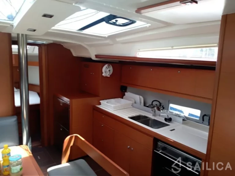 Sailboat hire in Roses - Dufour Dufour 430 Grand Large