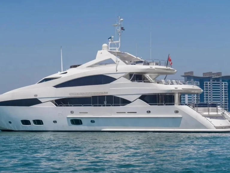 Yacht hire Dubai Marina cheap 131