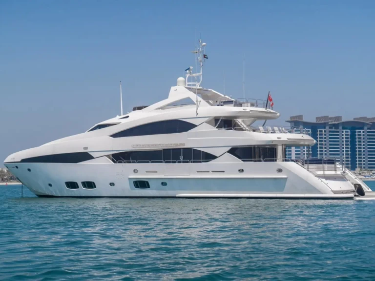 Luxury Yacht to hire Dubai Marina at the best price