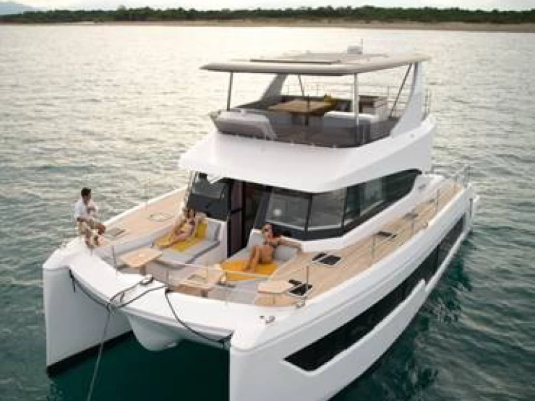 Hire Motorboat Aventura with a boat licence