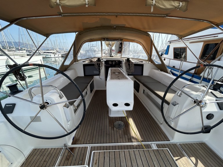Charter a Dufour Dufour 412 Grand large[G] in Gouvia on Samboat