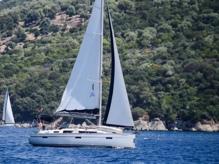 Hire Sailboat Bavaria with a boat licence