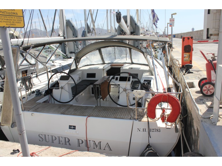 Sailboat to hire Alimos at the best price