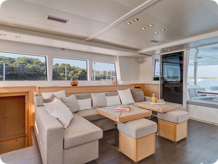 Yacht charter Vlychada - Lagoon Lagoon 450 F on SamBoat
