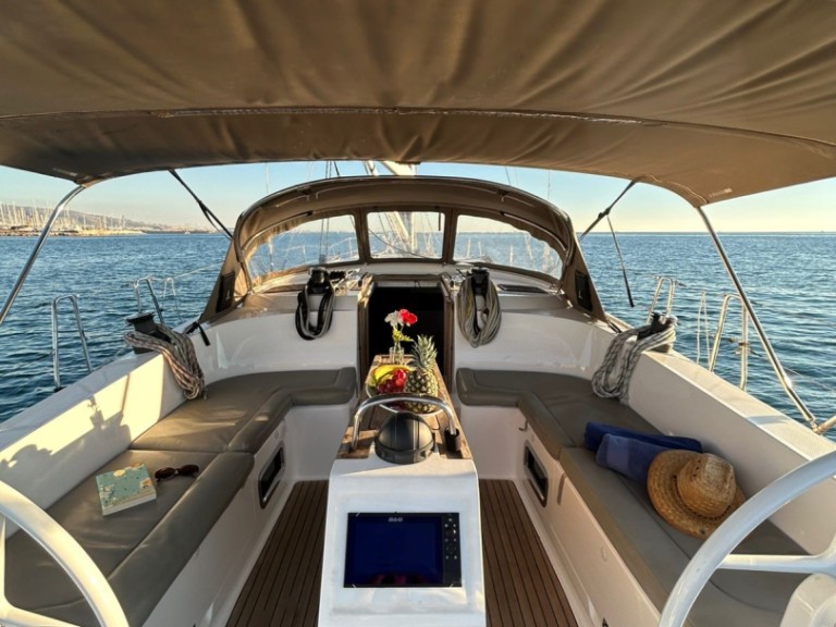 Hire a Bavaria Bavaria Cruiser 46 Style[G] Alimos