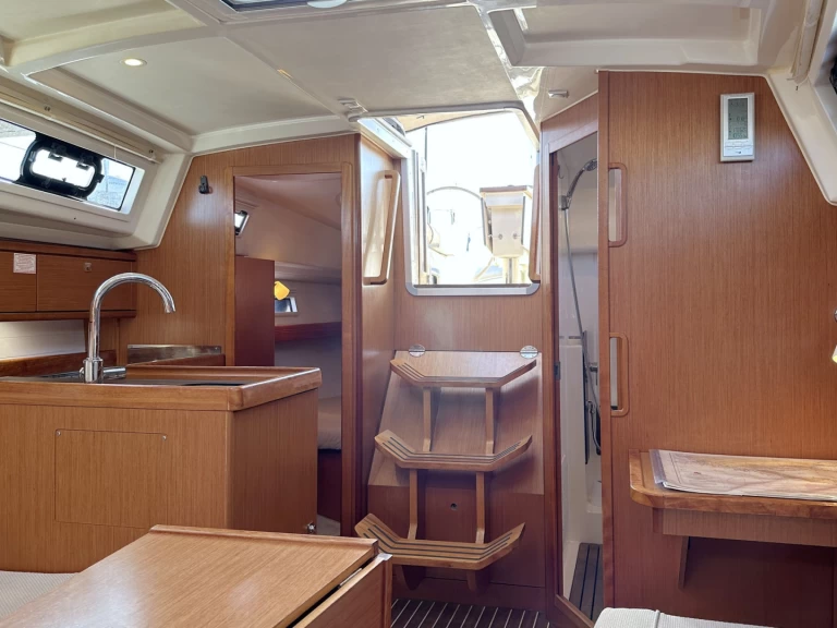 Yacht charter Rogoznica - Bavaria Cruiser 34 on SamBoat