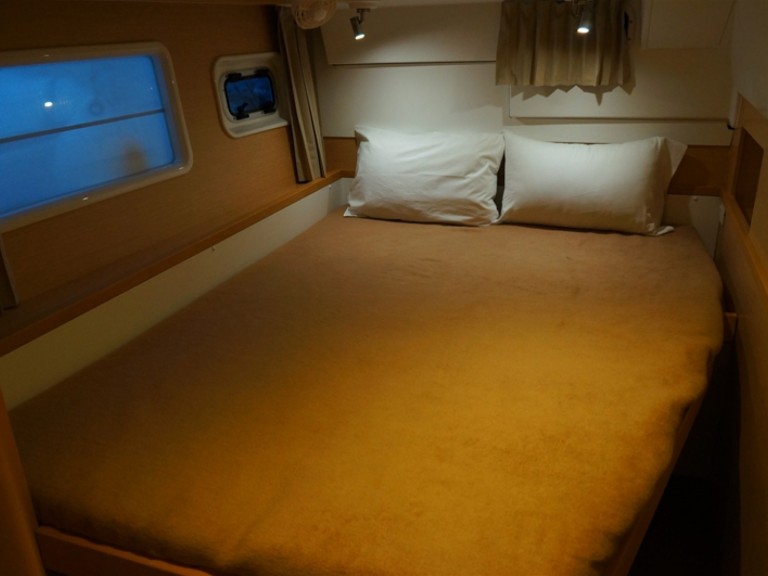 Yacht charter Gouvia - Lagoon Lagoon 400 S2[G] on SamBoat