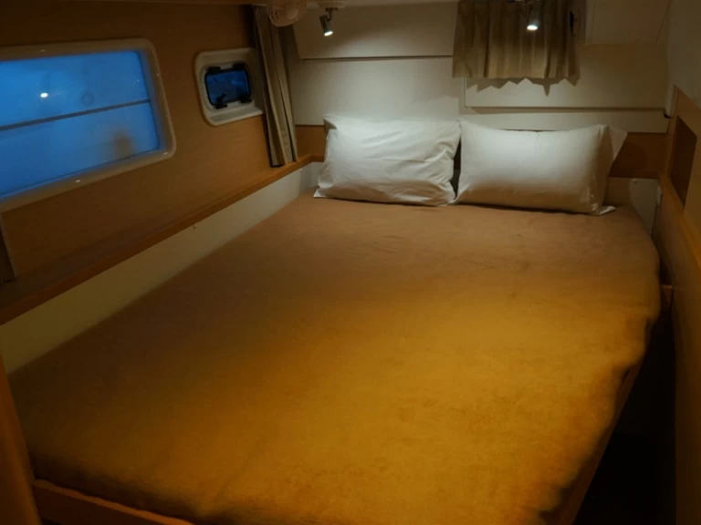 Yacht charter Gouvia - Lagoon Lagoon 400 S2[G] on SamBoat