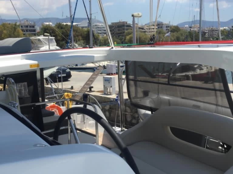 Charter a Lagoon Lagoon 42[G] in Gouvia on Samboat