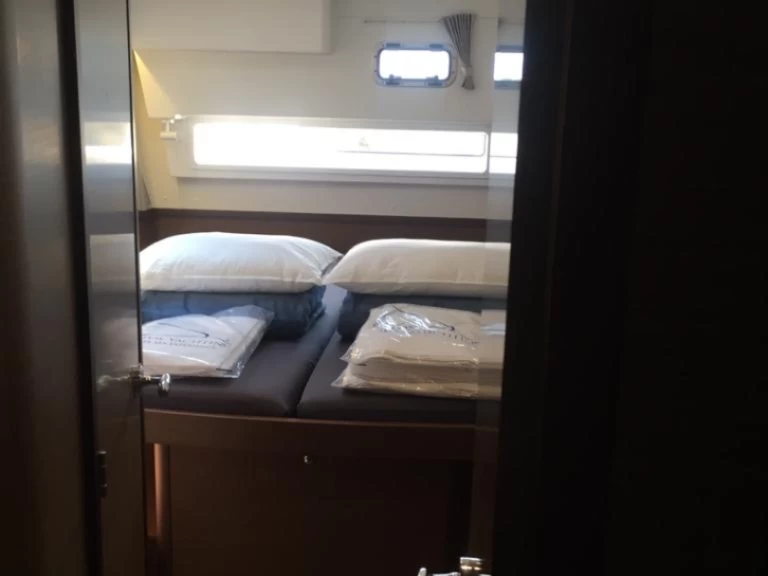 Hire Catamaran Lagoon with a boat licence