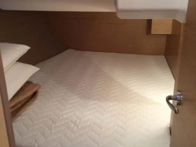 Charter a Dufour Dufour 412 Grand large[G] in Gouvia on Samboat