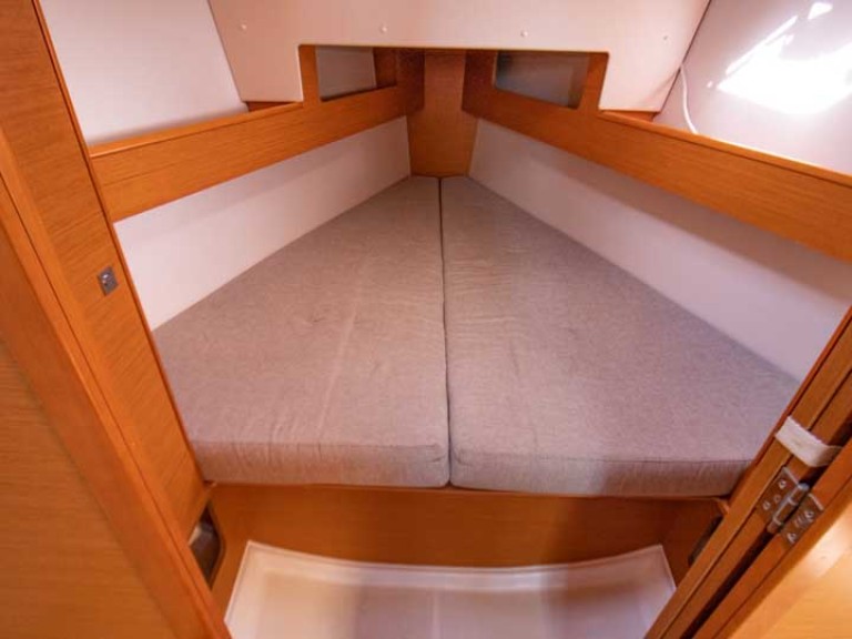 Yacht charter Agía Effimía - Jeanneau Sun Odyssey 33i on SamBoat