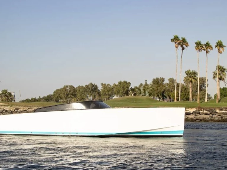 Yacht charter Dubai Marina - VanDutch VanDutch 40 on SamBoat