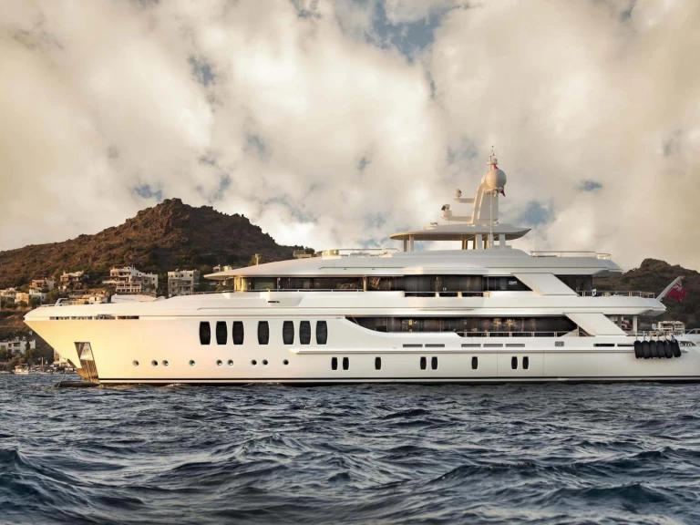 Luxury Yacht hire in Dubai Marina - CMB YACHTS 154