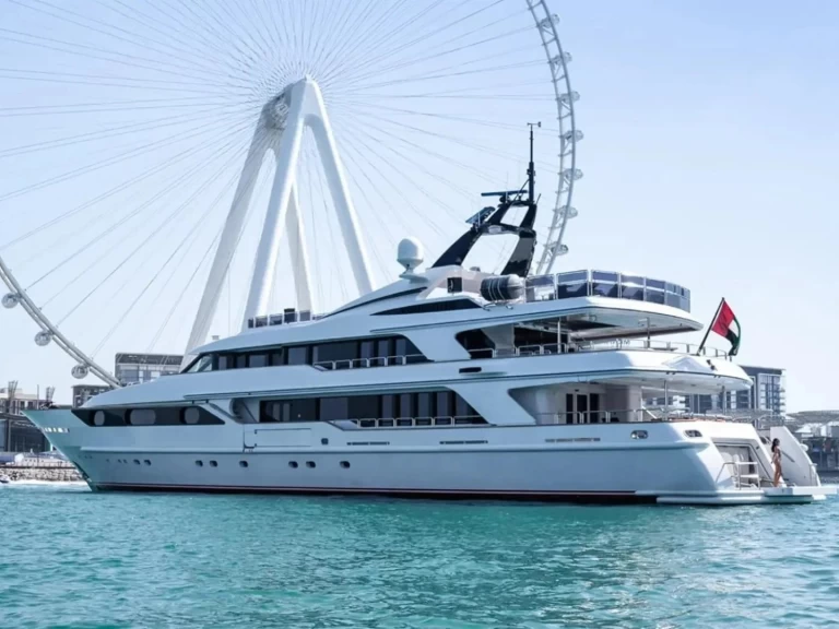 Charter a Benetti 164 in Dubai Marina on Samboat