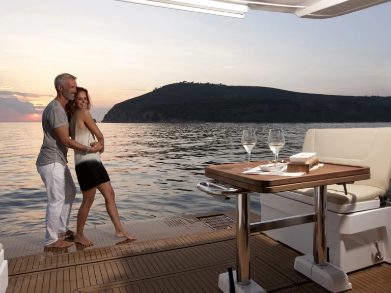 Hire Luxury Yacht Bavaria with a boat licence