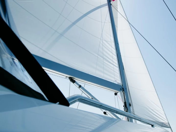 Sailboat to hire Alimos at the best price