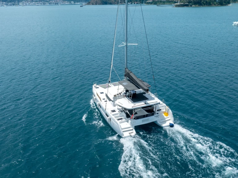 Hire Catamaran Lagoon with a boat licence