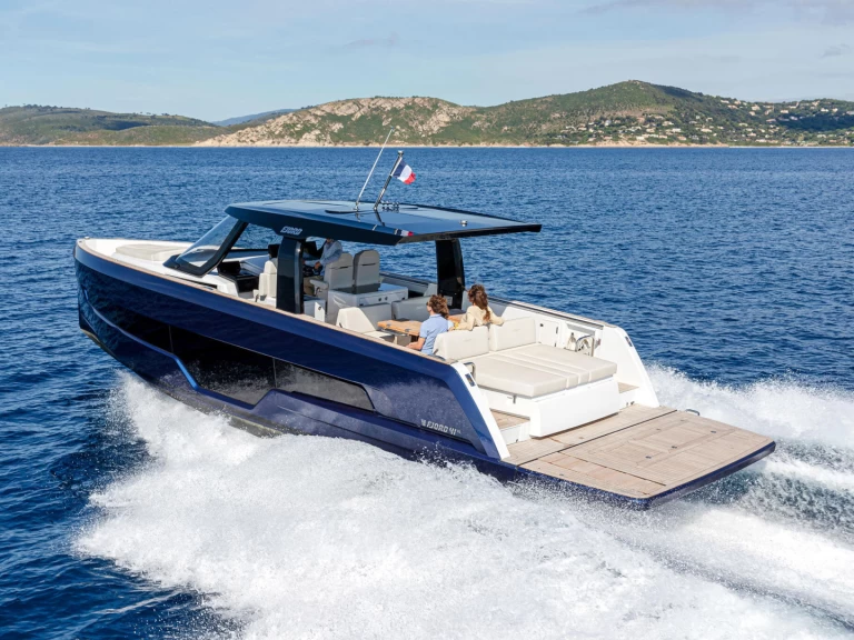 Hire a Fjord Fjord 41 XL Kaštela