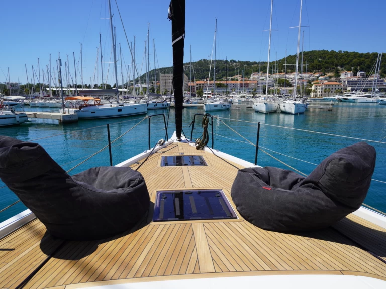 Yacht hire Kaštela cheap First 53