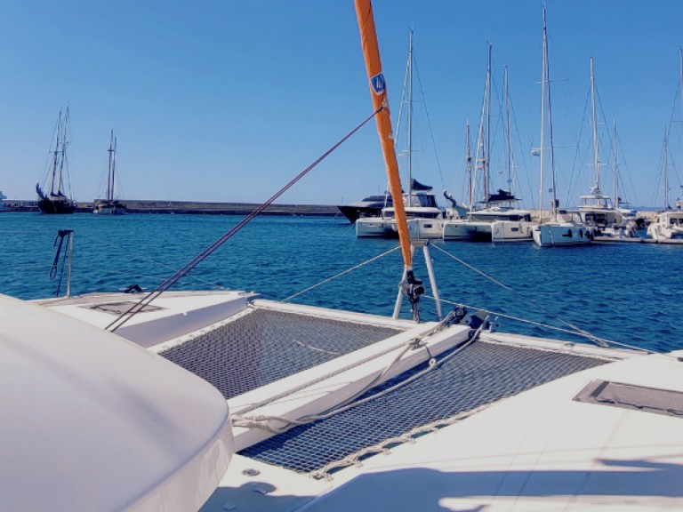 Yacht hire Alimos cheap Excess 11