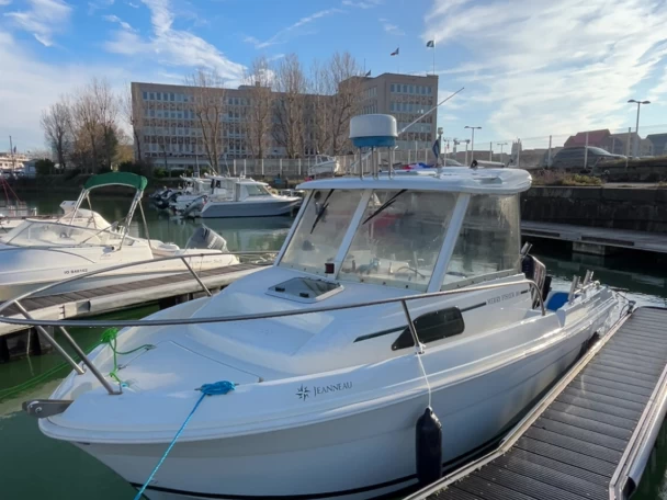 Motorboat hire in France - Jeanneau Merry Fisher 580 HB