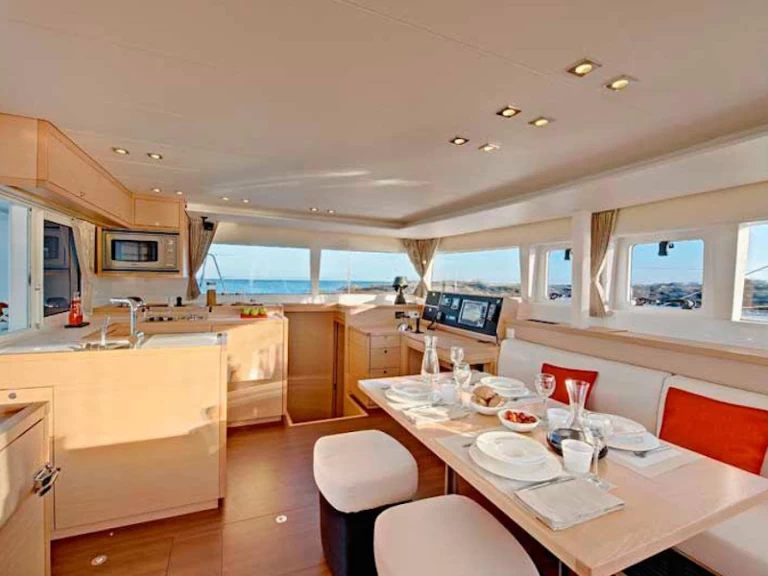 Hire Catamaran with or without skipper Lagoon Vlychada