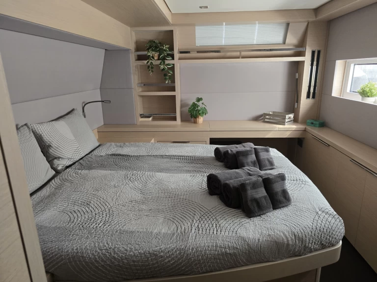 Hire a Lagoon Lagoon 55[G] Palma de Mallorca