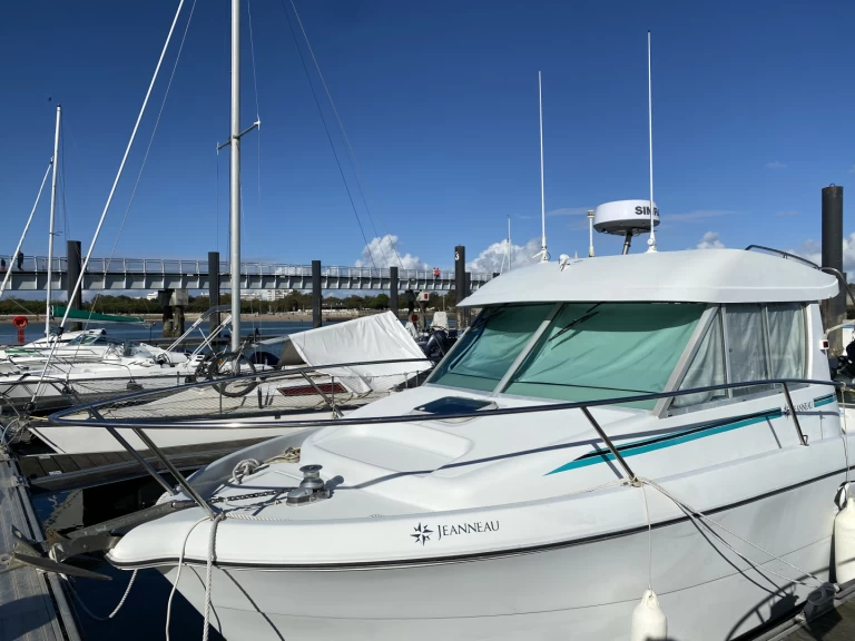 Yacht charter La Rochelle - Jeanneau Merry fisher750CR on SamBoat