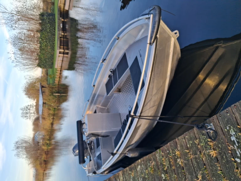 Motorboat hire in Vinkeveen - qwest R450