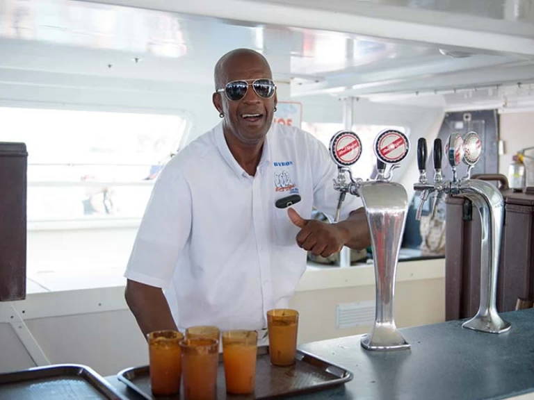 Charter a Custom Custom in Ocho Rios on Samboat