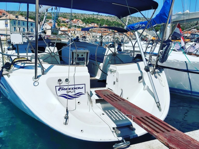 Hire a Bavaria Bavaria 44 Split