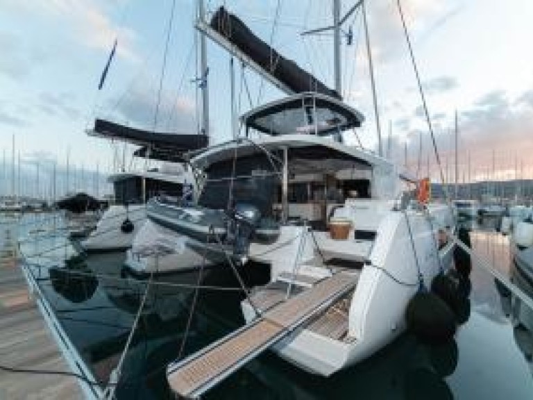 Catamaran hire in Lefkáda - Lagoon Lagoon 46