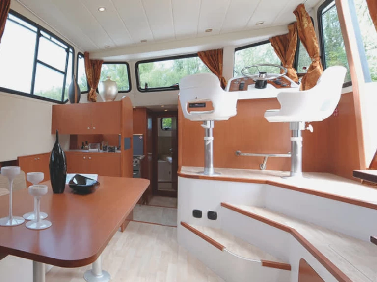 Le Boat Minuetto charter bareboat or skippered in  Casale sul Sile