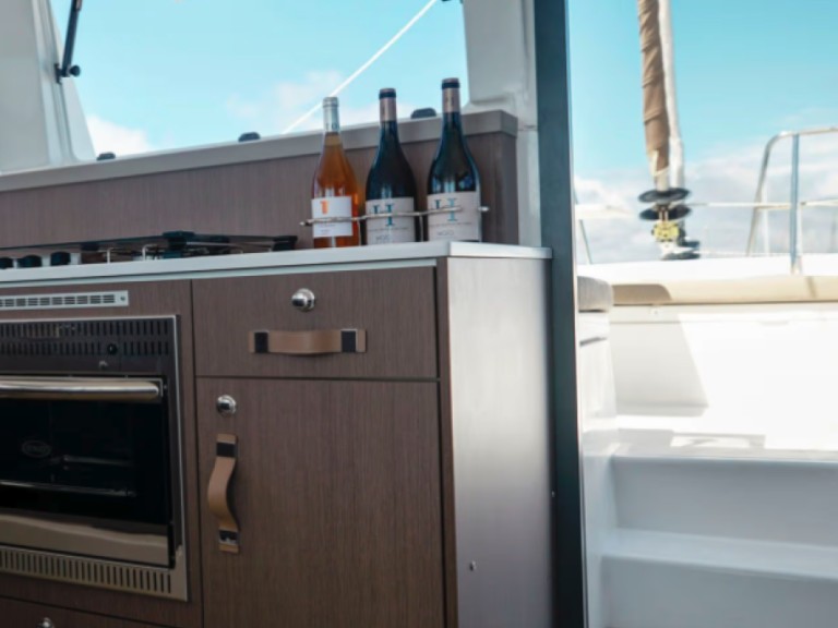 Catamaran to hire Ajaccio at the best price