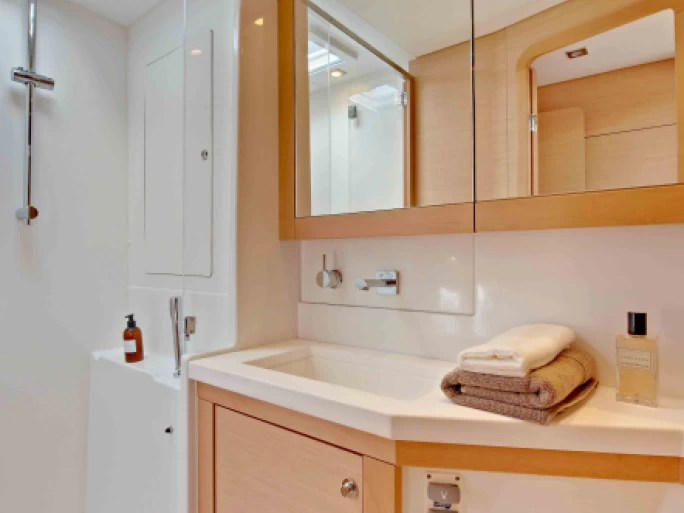 Catamaran to hire Mykonos (City) at the best price