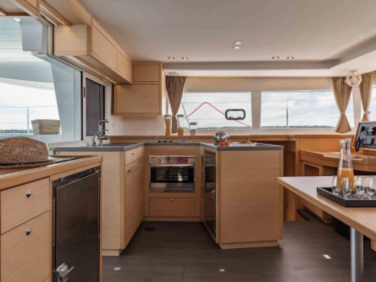 Yacht charter Mykonos (City) - Lagoon Lagoon 45 on SamBoat