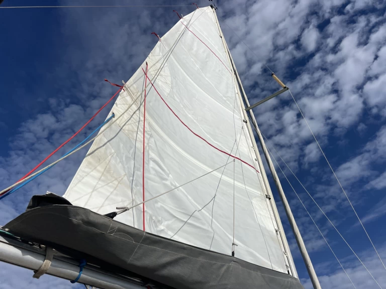 Yacht charter France - Jeanneau Sangria on SamBoat