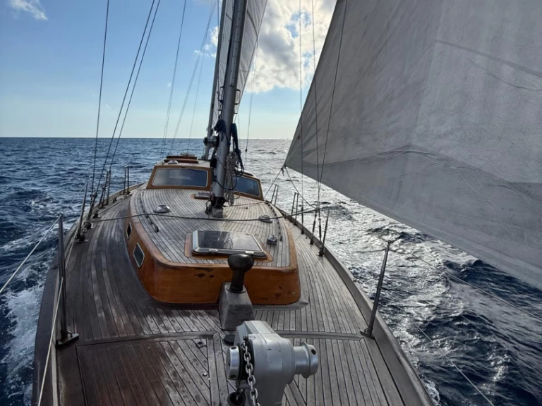 Hire Sailboat with or without skipper Vindö Marseille