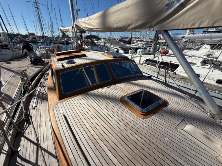 Sailboat to hire Marseille at the best price